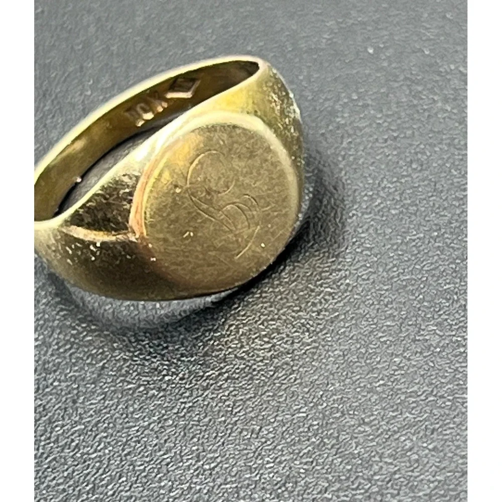 RJW Child Petite 10k Gold signet ring Sz 2.25 Vintage Gold Classic Ring SZ J